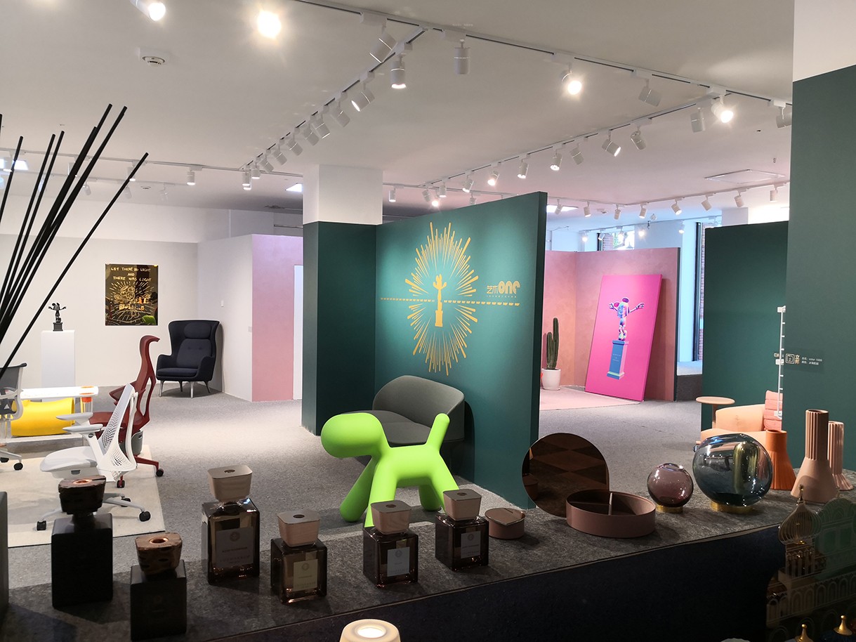 藝術展覽墻面印文字1